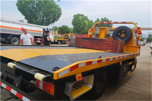 向化镇附近拖车电话号码服务